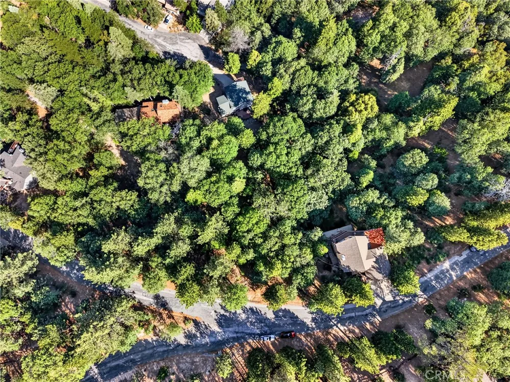 30308 Leprechaun Running Springs, CA 92382