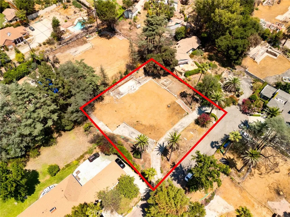 1663 Gaywood Drive Altadena, CA 91001