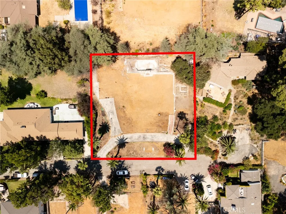 1663 Gaywood Drive Altadena, CA 91001