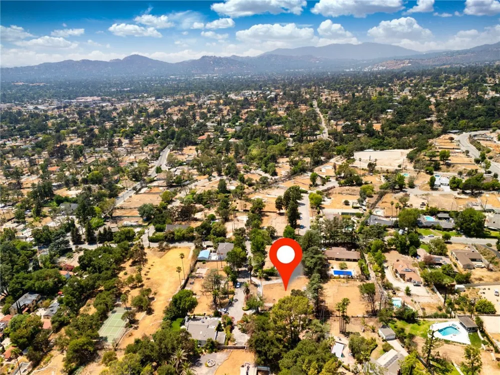 1663 Gaywood Drive Altadena, CA 91001