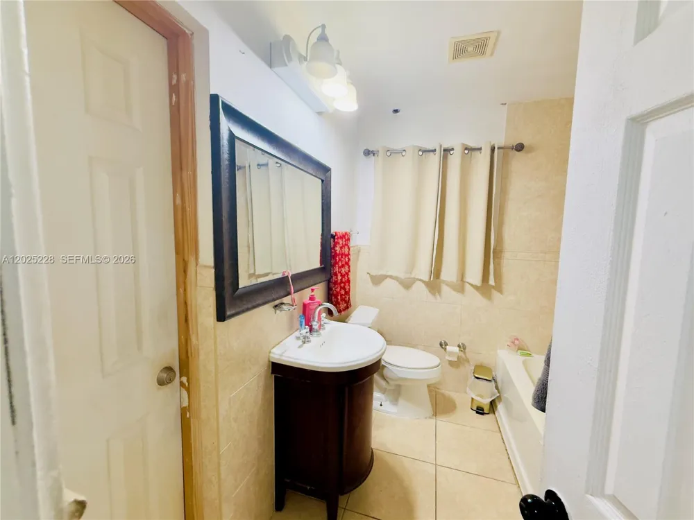 4521 NW 179th St Miami Gardens, FL 33055