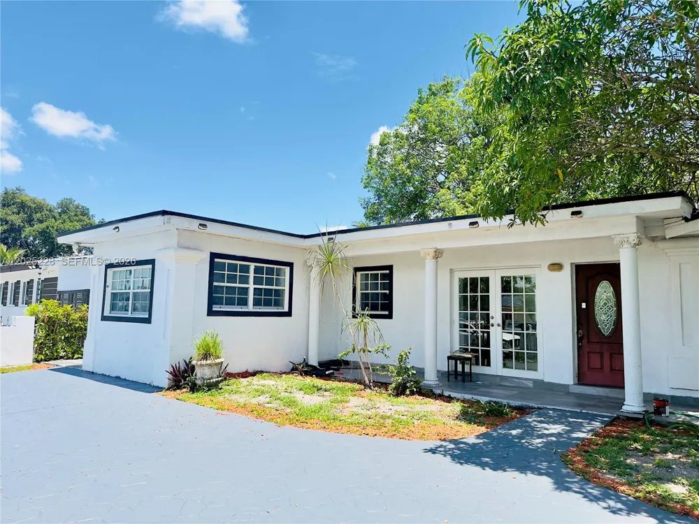 4521 NW 179th St Miami Gardens, FL 33055