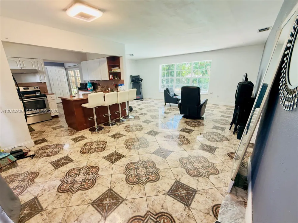 4521 NW 179th St Miami Gardens, FL 33055