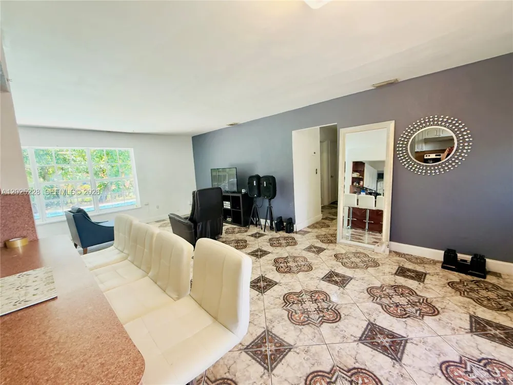4521 NW 179th St Miami Gardens, FL 33055