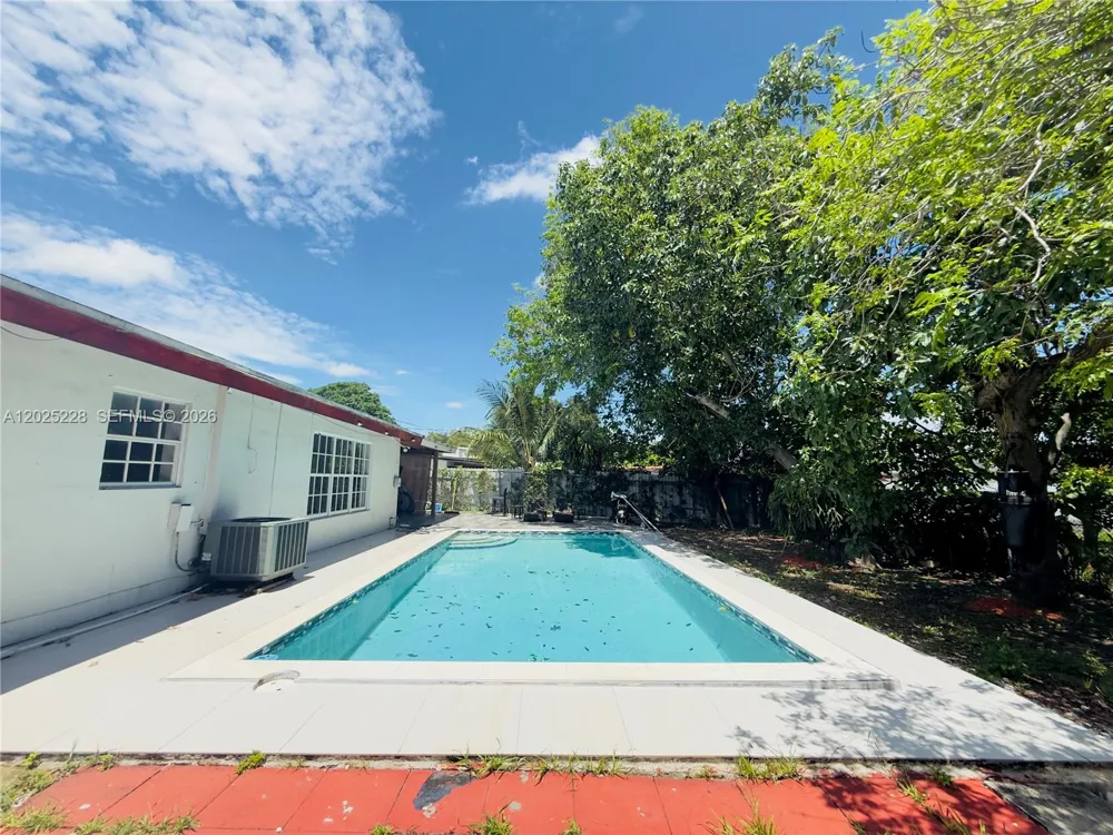 4521 NW 179th St Miami Gardens, FL 33055
