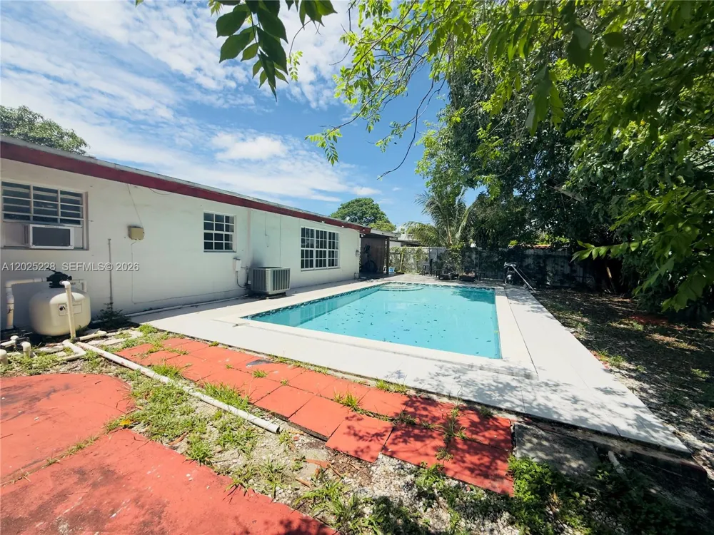 4521 NW 179th St Miami Gardens, FL 33055