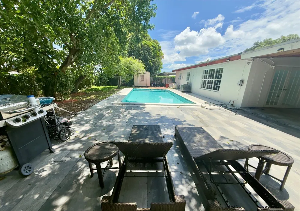 4521 NW 179th St Miami Gardens, FL 33055
