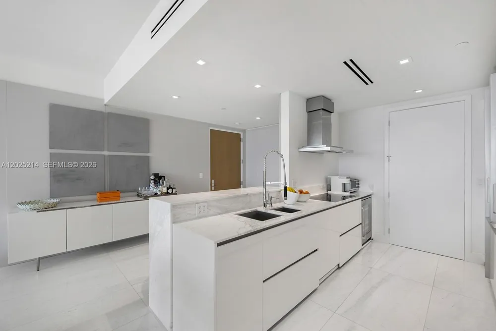 10203 Collins Ave #403 Bal Harbour, FL 33154
