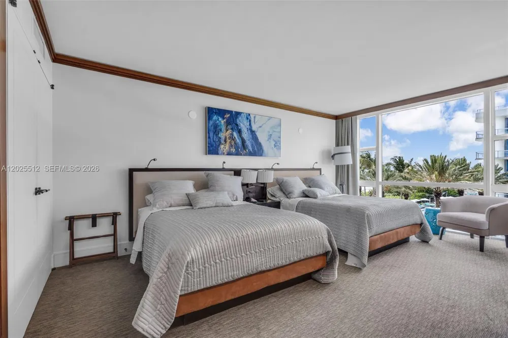 6801 Collins Ave #308 (Door 316) Miami Beach, FL 33141