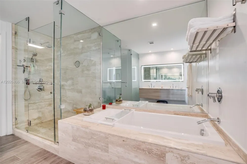 2900 NE 7th Ave #3702 Miami, FL 33137