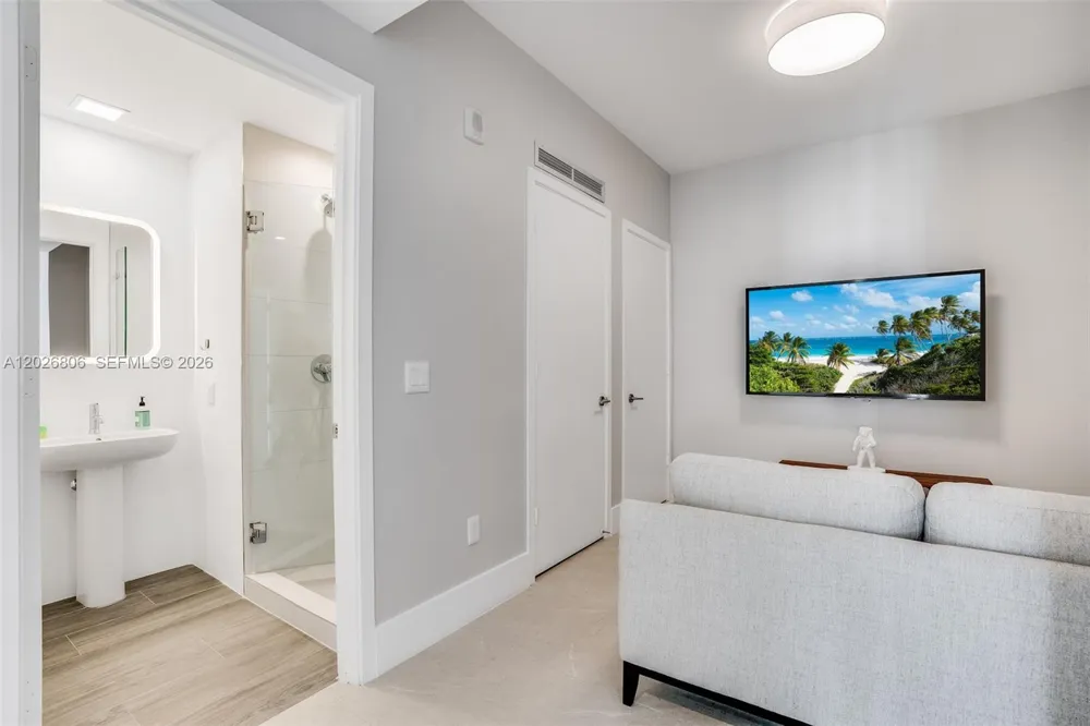 2900 NE 7th Ave #3702 Miami, FL 33137