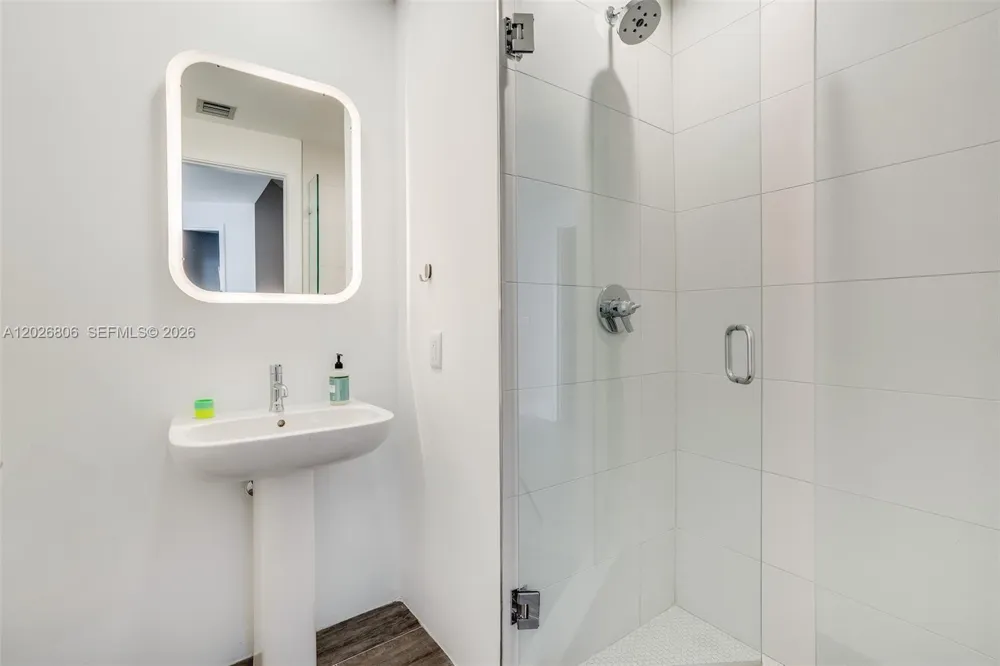 2900 NE 7th Ave #3702 Miami, FL 33137