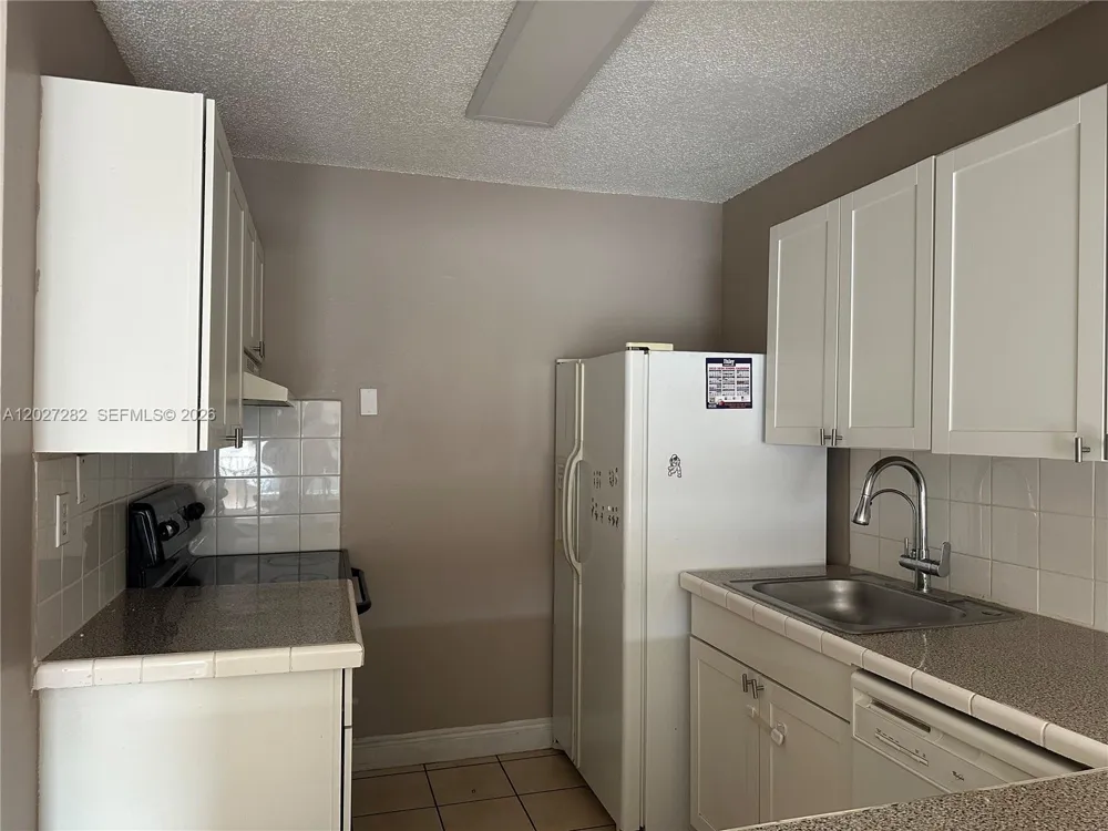 890 SW 129th Pl #208 Miami, FL 33184