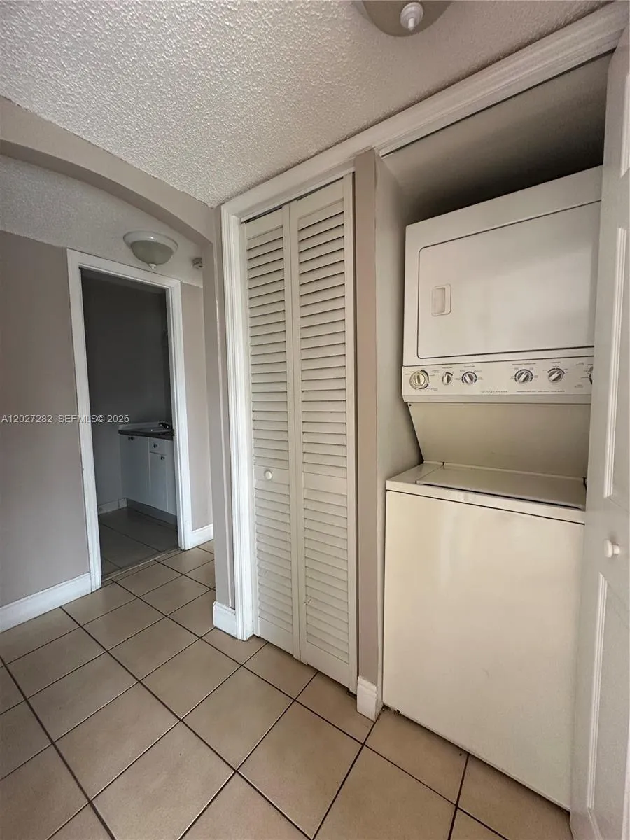 890 SW 129th Pl #208 Miami, FL 33184