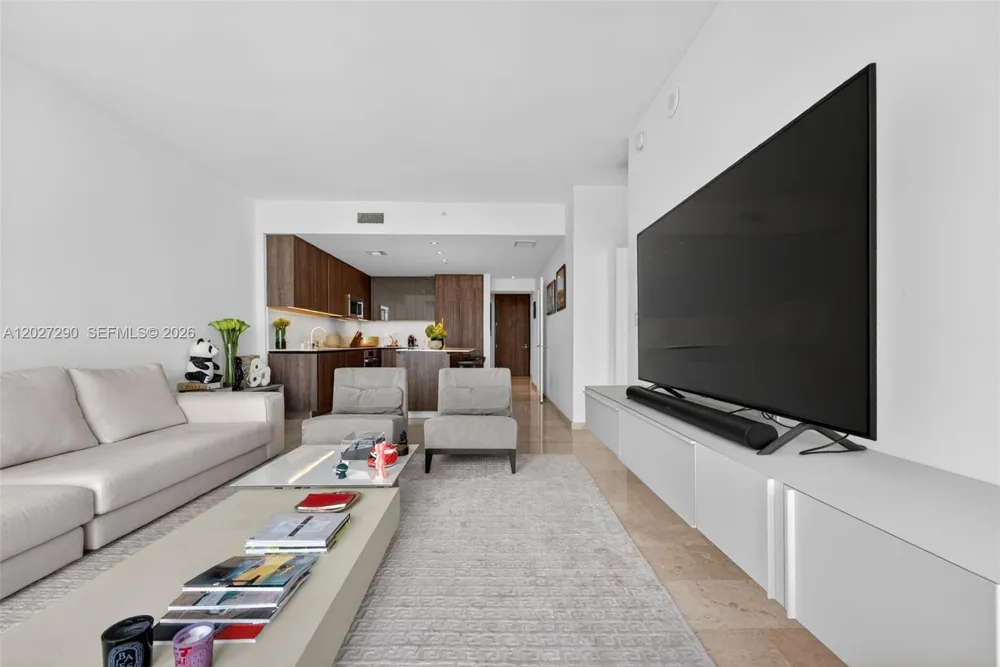 88 SW 7th St #2408 Miami, FL 33130