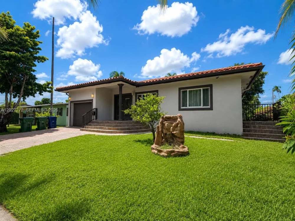 1101 NE 2nd St Hallandale Beach, FL 33009