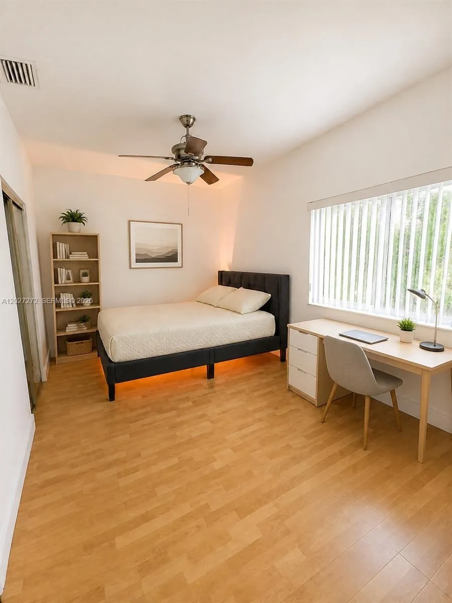 1101 NE 2nd St Hallandale Beach, FL 33009