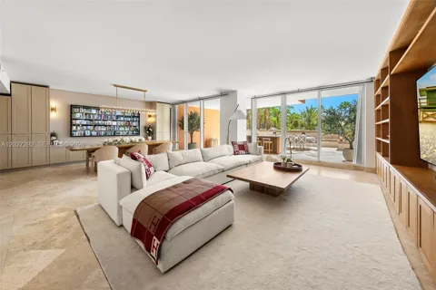 785 Crandon Blvd #205/305