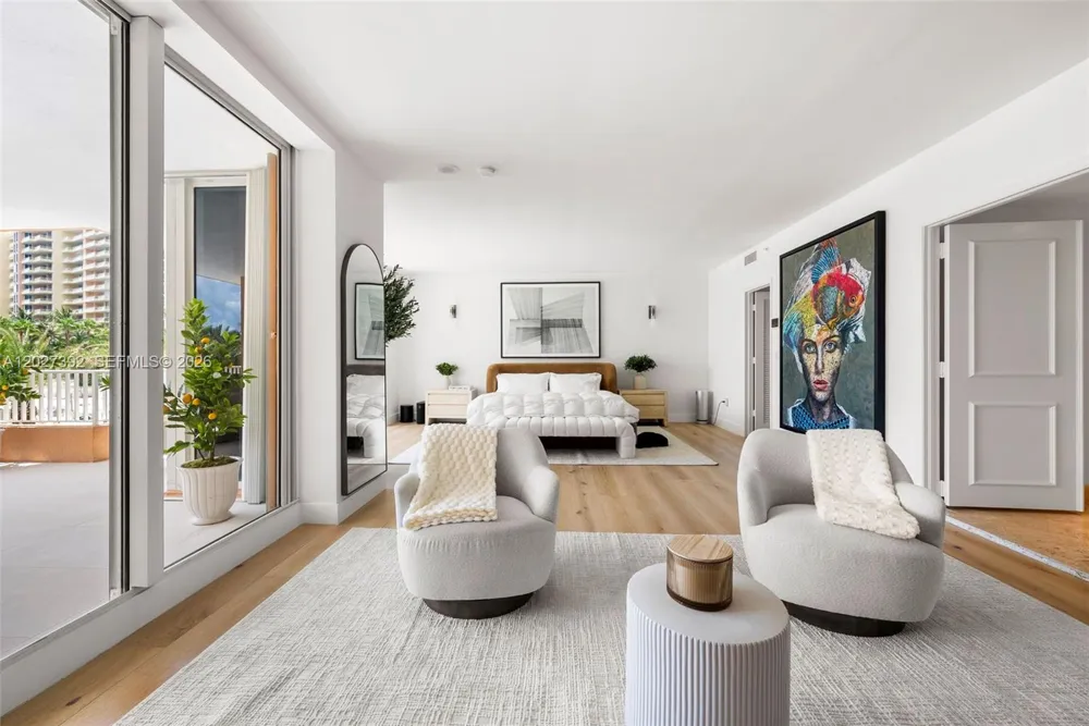 785 Crandon Blvd #205/305 Key Biscayne, FL 33149