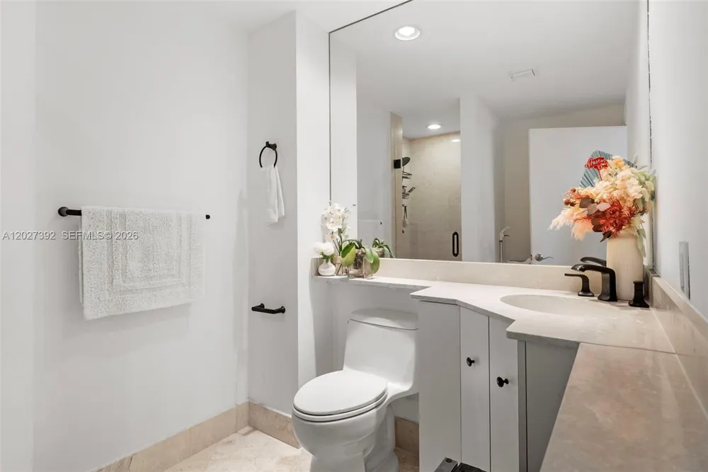 785 Crandon Blvd #205/305 Key Biscayne, FL 33149