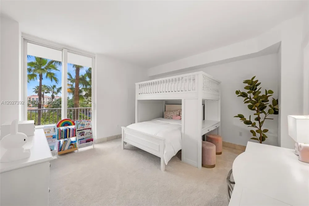 785 Crandon Blvd #205/305 Key Biscayne, FL 33149