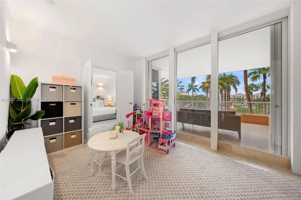 785 Crandon Blvd #205/305 Key Biscayne, FL 33149