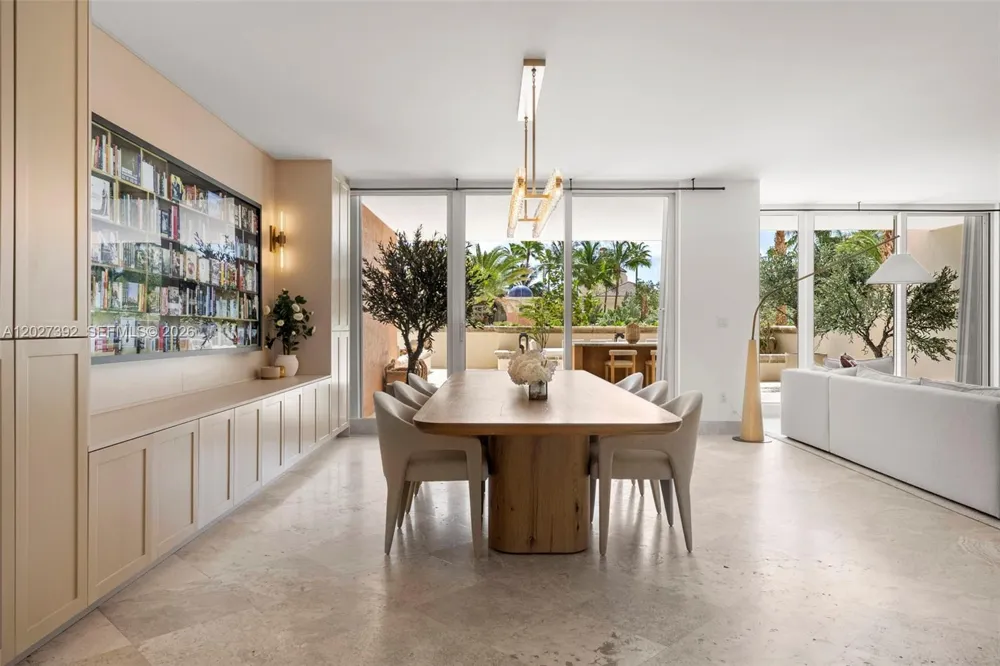 785 Crandon Blvd #205/305 Key Biscayne, FL 33149
