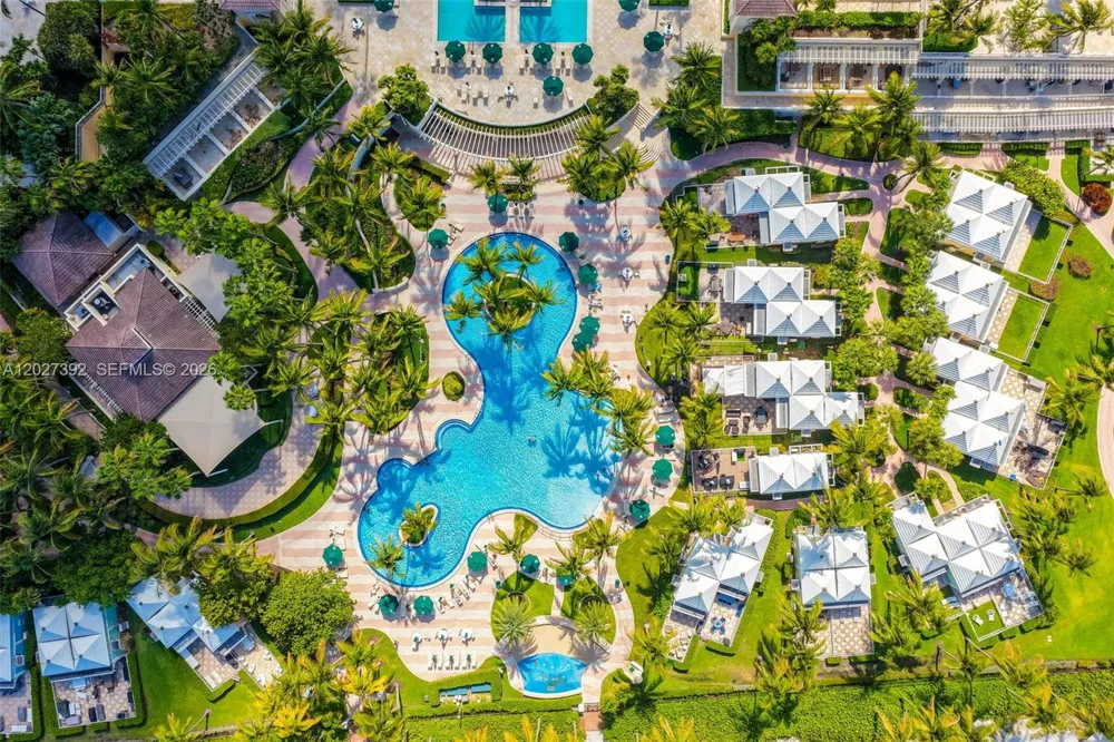 785 Crandon Blvd #205/305 Key Biscayne, FL 33149