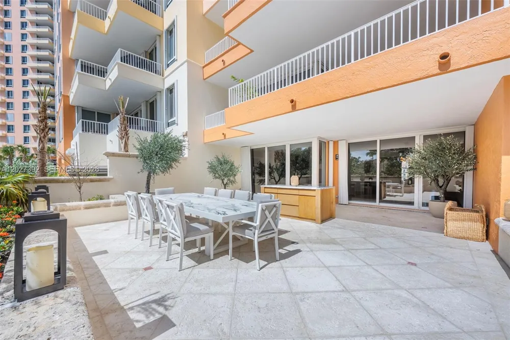 785 Crandon Blvd #205/305 Key Biscayne, FL 33149
