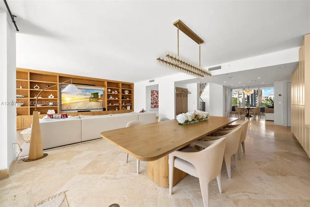 785 Crandon Blvd #205/305 Key Biscayne, FL 33149