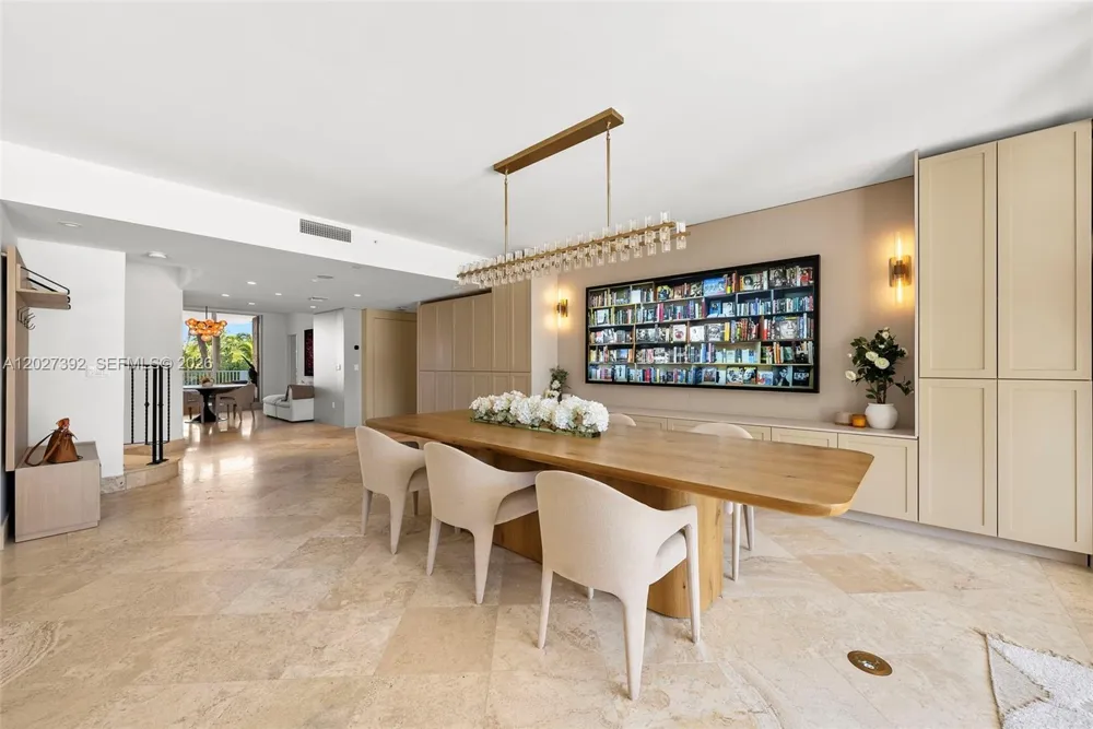 785 Crandon Blvd #205/305 Key Biscayne, FL 33149