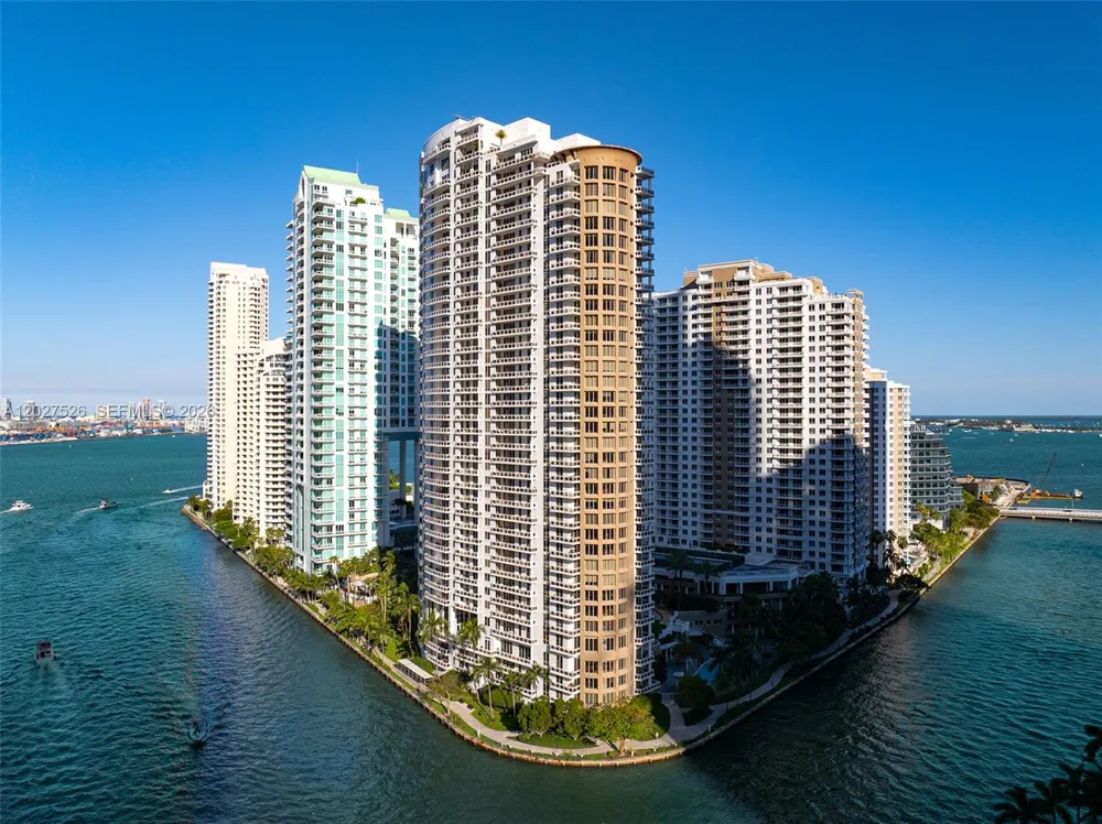 901 Brickell Key Blvd #3304 Miami, FL 33131