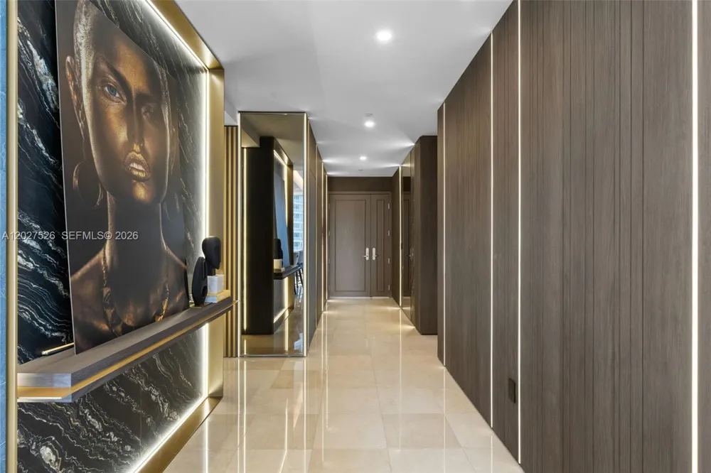 901 Brickell Key Blvd #3304 Miami, FL 33131