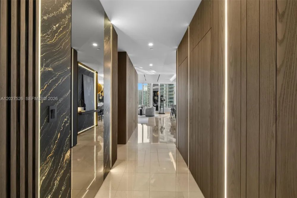 901 Brickell Key Blvd #3304 Miami, FL 33131
