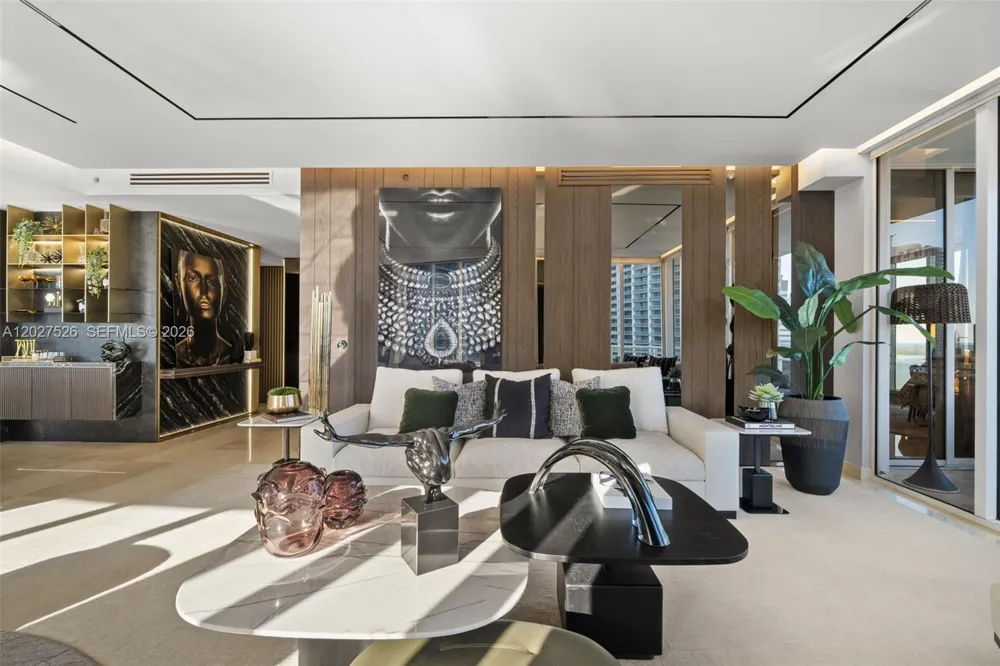 901 Brickell Key Blvd #3304 Miami, FL 33131