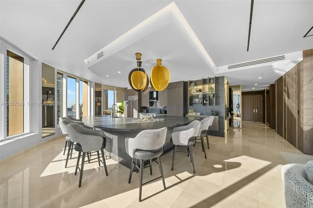 901 Brickell Key Blvd #3304 Miami, FL 33131