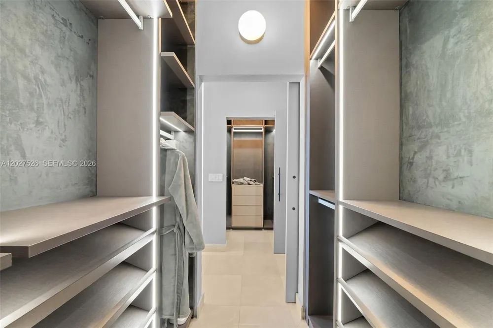 901 Brickell Key Blvd #3304 Miami, FL 33131