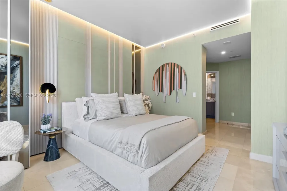901 Brickell Key Blvd #3304 Miami, FL 33131