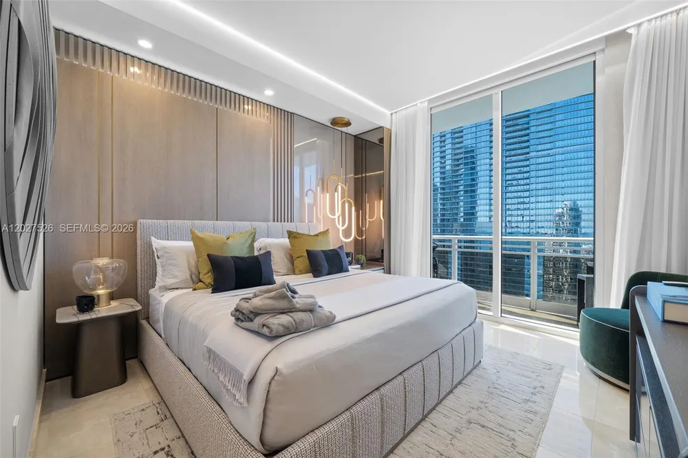 901 Brickell Key Blvd #3304 Miami, FL 33131