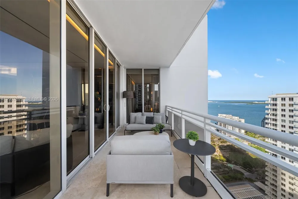 901 Brickell Key Blvd #3304 Miami, FL 33131