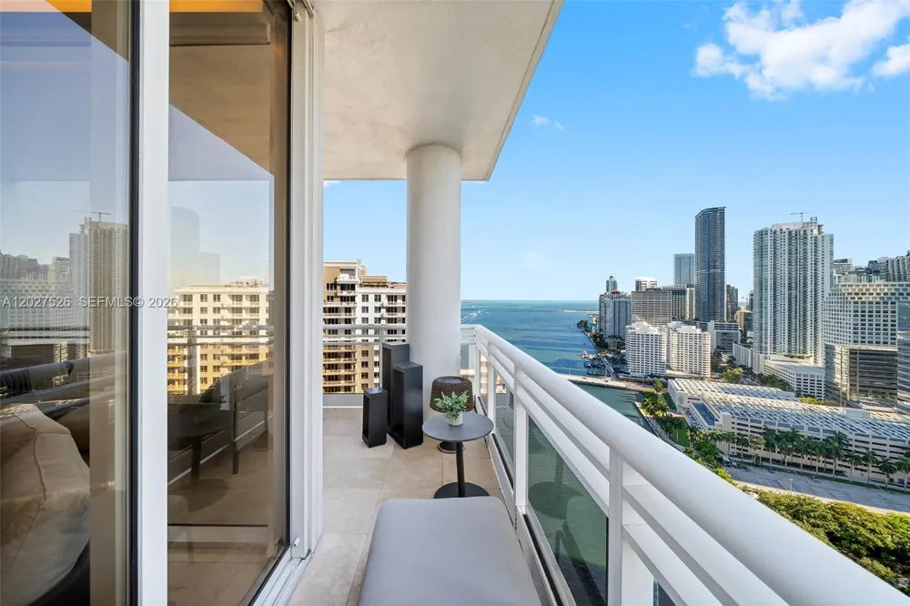 901 Brickell Key Blvd #3304 Miami, FL 33131
