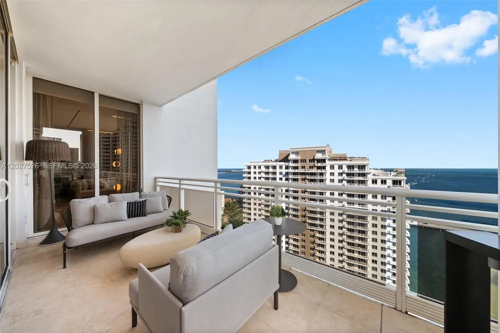 901 Brickell Key Blvd #3304 Miami, FL 33131