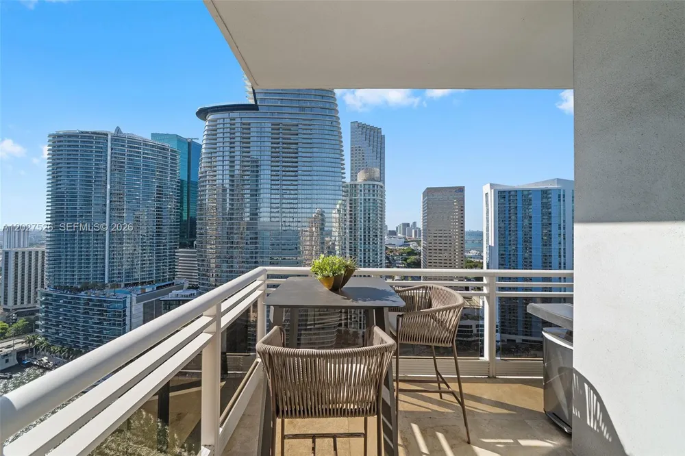901 Brickell Key Blvd #3304 Miami, FL 33131