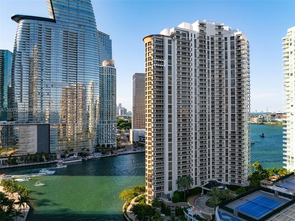 901 Brickell Key Blvd #3304 Miami, FL 33131