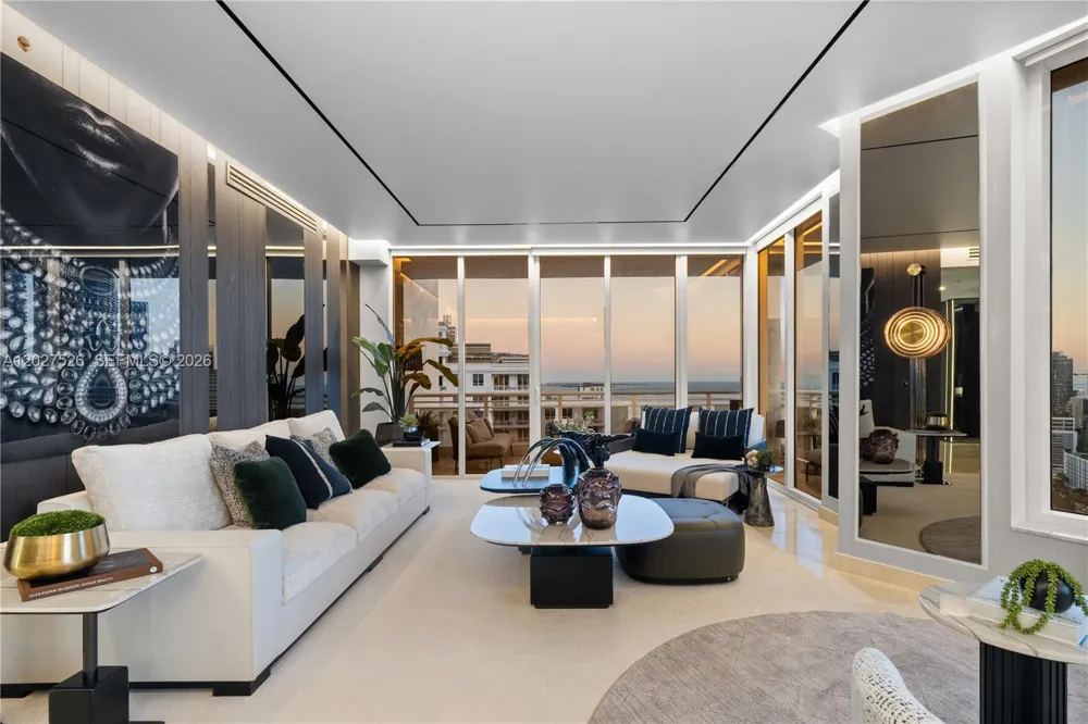 901 Brickell Key Blvd #3304 Miami, FL 33131