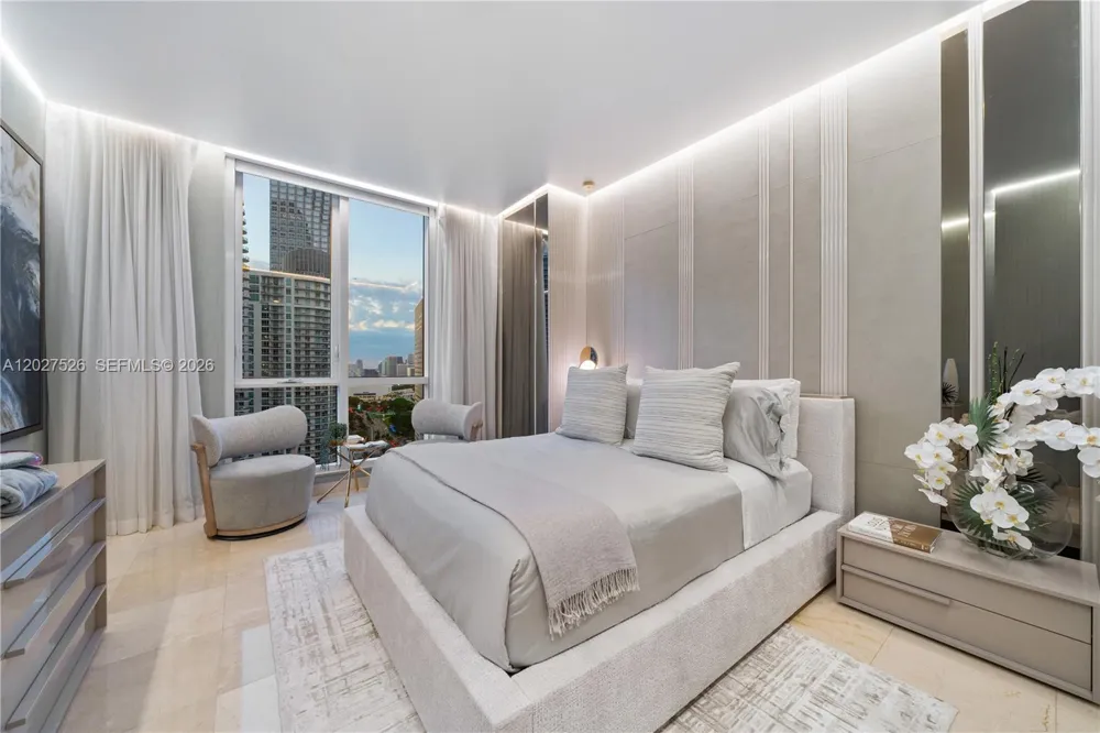 901 Brickell Key Blvd #3304 Miami, FL 33131