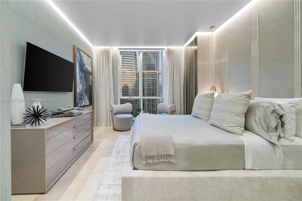 901 Brickell Key Blvd #3304 Miami, FL 33131