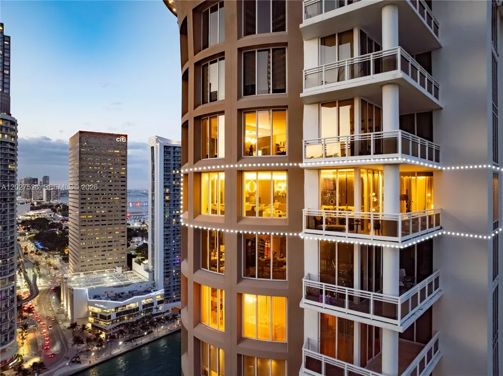 901 Brickell Key Blvd #3304 Miami, FL 33131