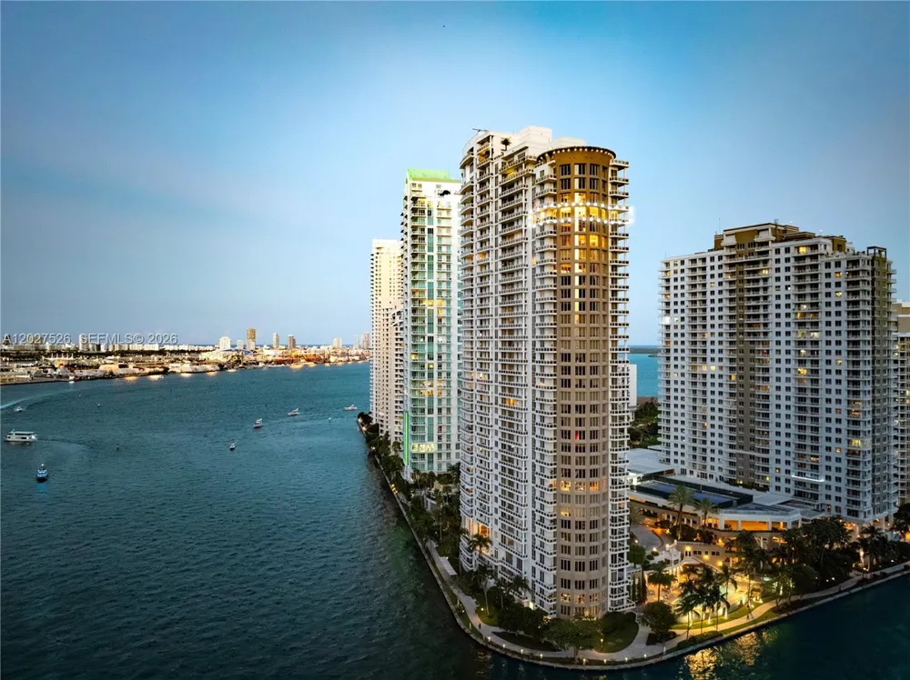 901 Brickell Key Blvd #3304 Miami, FL 33131