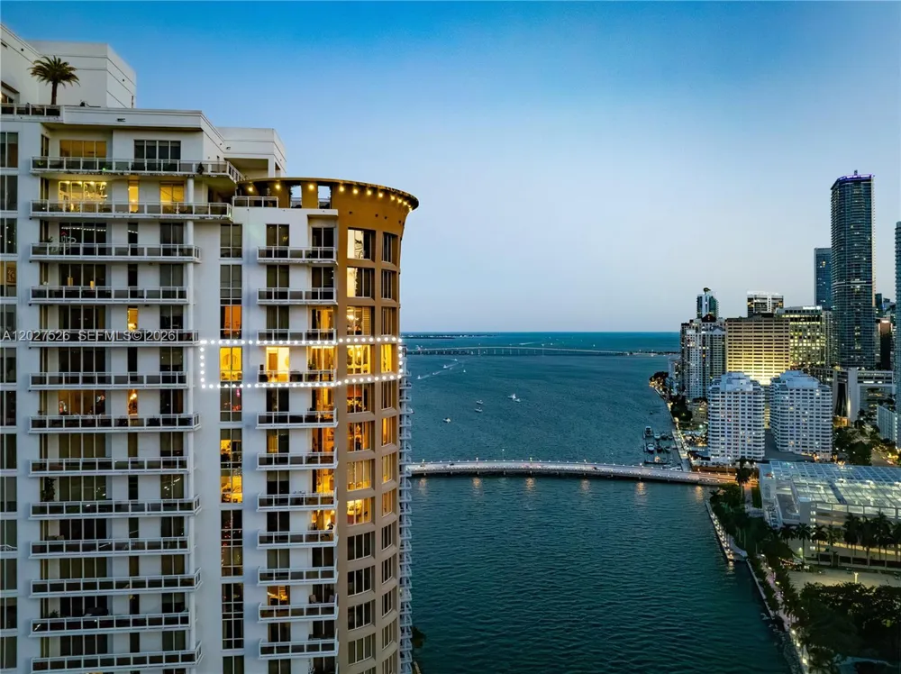 901 Brickell Key Blvd #3304 Miami, FL 33131